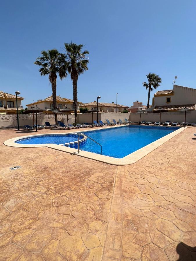 Ferienwohnung Bonito Adosado Con Piscina A 200 M De La Playa El Mojon  Exterior foto